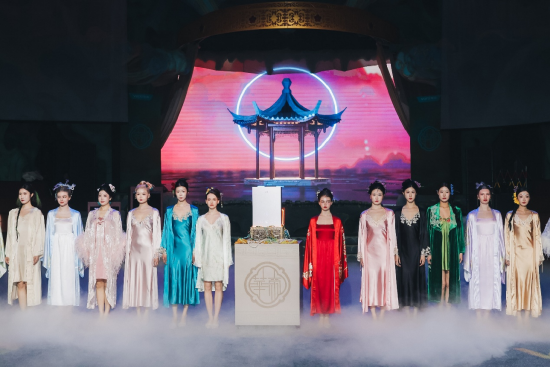 国潮×国货的梦幻联动，华帝以时代视角诠释新中式时尚健康生活方式