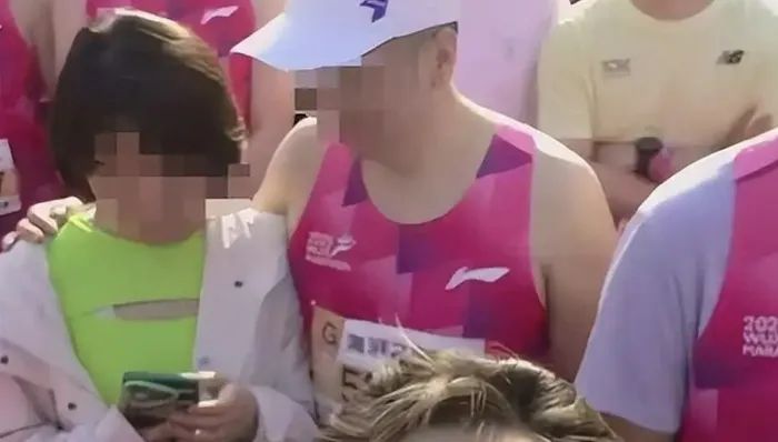 董事长被传与女子跑马拉松导致股价下跌，涉事公司回应