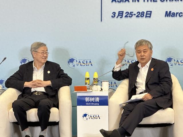 郭树清：应尽早推动落实城乡居民养老金逐步追平到城镇职工的低线