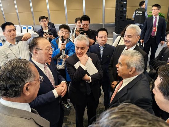 新加坡专家马凯硕：低估中国将是重大错误