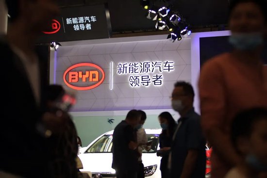 85后二代接班首年，巨亏79亿