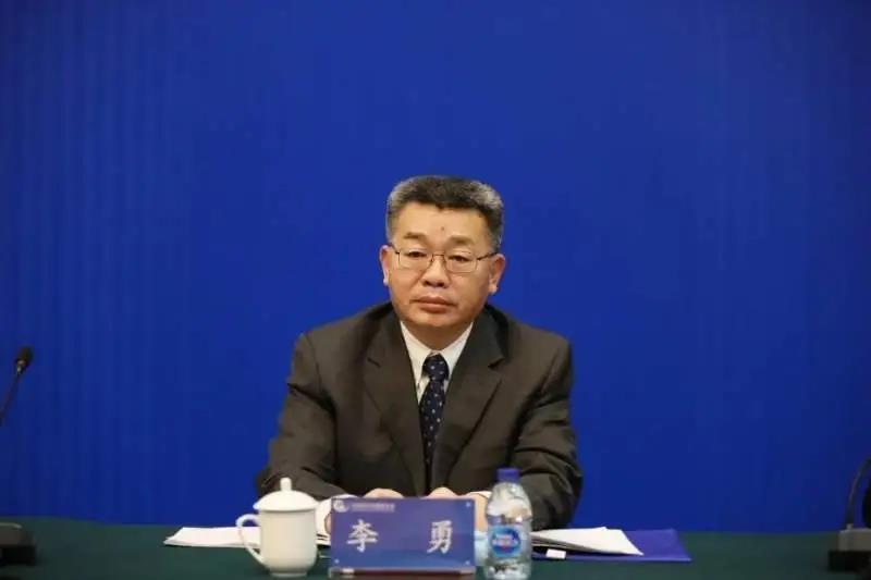 “搞钱色交易，境内办事、境外收钱……” 中海油原总经理李勇被控受贿6794万余元 他曾年薪近百万