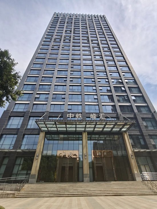 六名高管被抓，欠薪员工自救！现场直击“水果第一股”残局