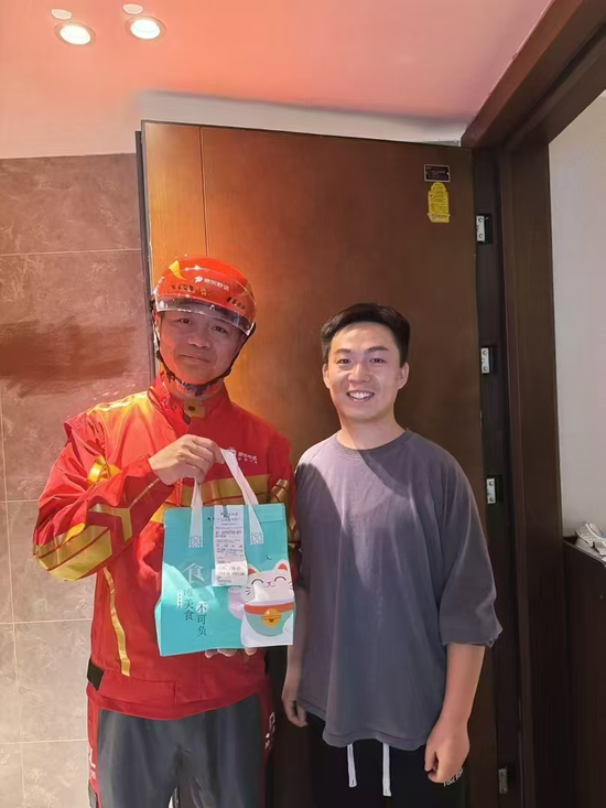 美团，紧急回应！刘强东，亲自送餐！