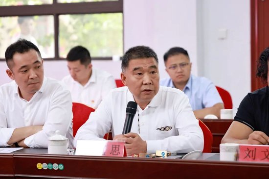 茅台在河南周口李寨村召开七省区经销商座谈会
